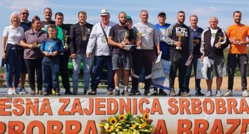A Szenttamási Barázda mély barázdát szánt a hagyományokban